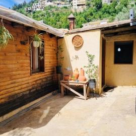 Cave 2000 - Rustic, hotel in Al Ghīnah