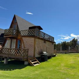 Mount House Lodge, hotel em Guano