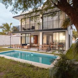 Las Velas Colán Luxury Beachfront House with Pool, khách sạn ở Paita