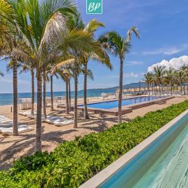 Aria Ocean - Beachfront Resort Family-Friendly Pools & Parking, hotell i Nuevo Nayarit