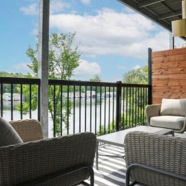 Le 102 Condo moderne au coeur de Magog, hotel in Magog-Orford
