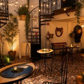 Art gallery suite & coffee