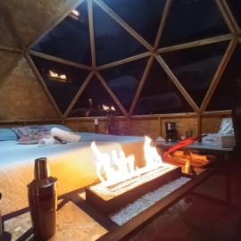 Hotel Deluxe Glamping, hotel u gradu Gvatape
