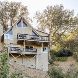 Riverfalls Retreat, готель у місті Окгерст