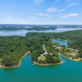 Lakeside Point on Douglas Lk Dock Hot Tub Retreat, Hotel in Sevierville