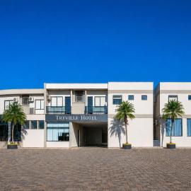 Treville Hotel, hotel u gradu Karazinjo