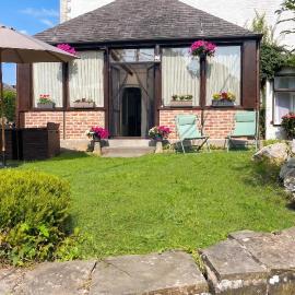 Cozy Bungalow Near Yvoir - 30 m², hotelli kohteessa Yvoir