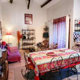 Appartement spacieux à Arles avec piscine et jardin partagé