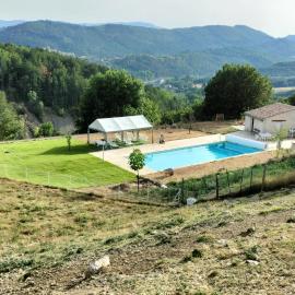 Villa charmante à Sisteron avec piscine privée, Hotel in Sisteron