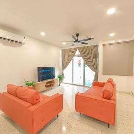 2-Storey House 10pax 10min Queensbay, hotel Bayan Lepasban