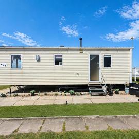 Cosy 4 Berth Caravan At Camber Sands Holiday Park In East Sussex Ref 64123M, hotel in Camber