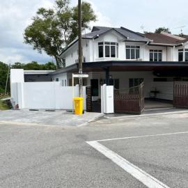 Villa di Taman Cheng 5 bedroom private pool, hotel in Malacca