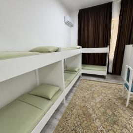 Global Hostel 3, hotel a Almaty