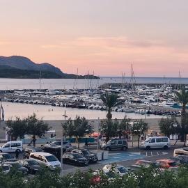 Urpa Apartaments, hotell sihtkohas Llançà