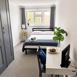 Signature Room, hotell i Egham