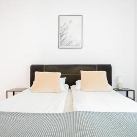 Apartamenty Jeżynowa 20 - Przestronne Apartamenty z Placem Zabaw, hotel in Rowy