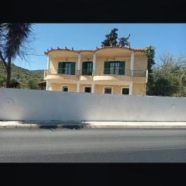 Phoenix, hotel din Asini
