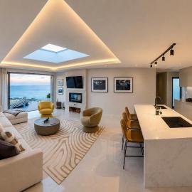 Contemporary 2 Bedroom apt with Indian Ocean Views