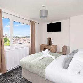 Central Hawick Apt - Free Parking - Self Check-In