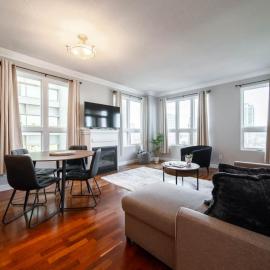 Chic Downtown Suite w/ AC & Parking | Near Rogers