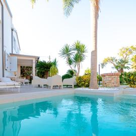 Elorina Home Suite, hotel di Carrozziere – Fonte Ciane