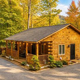 Couples Getaway Log Cabin in the White Mountains, hotel a Intervale