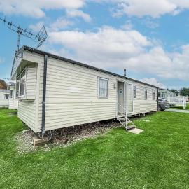 Lovely 8 Berth Caravan At Kessingland Beach, Suffolk Ref 90025Pw