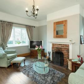Horseshoe House - Ukc2743, hotel in Watton