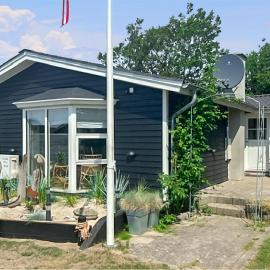 Two-Bedroom Holiday Home In Ronde, hotel sa Rønde