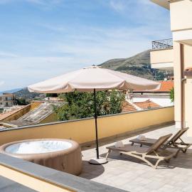 De Vivo Realty - Villa Colomba