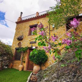 Vivienda Rural La Jirola, hotel v mestu Abrucena
