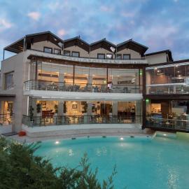 Cosmopolitan Hotel, hotel u Paraliji Katerinis