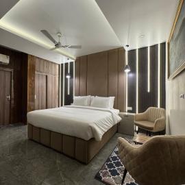 Luxenest Holiday Homes Luxury 3BHK Apartment with Pool & Gym