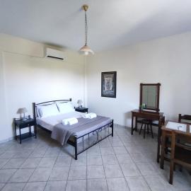 Eleni's quiet double room with balcony