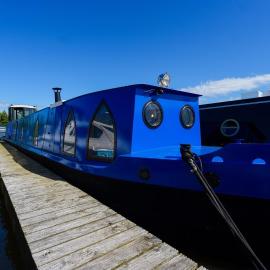 Tranquil Canal Escape on The Vital Spark Narrowboat, hotel in Church Minshull