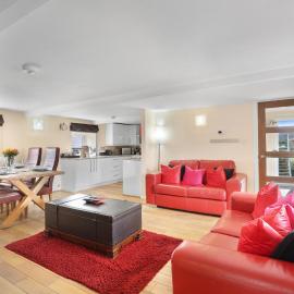 Hayloft Cottage - North East Escapes, hotel a Bamburgh