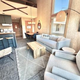 Top Flr Ski-In/Ski-Out Condo | Hot Tub & Pool, ξενοδοχείο σε Lutsen