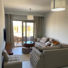 2 Bedrooms Luxury Apartment in Palm Hills New Alamein, Lagoon, Pools, and Beach Access, hotel a El Alamein