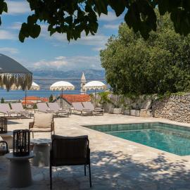 Doma, hotel Supetarban