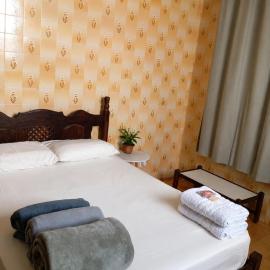 Costa Brasil Suítes I Entrada privativa e garagem, hotel in Valença