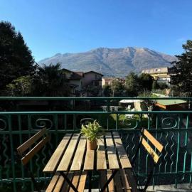 Dervio Apartment, a 6-minute walk from the lake