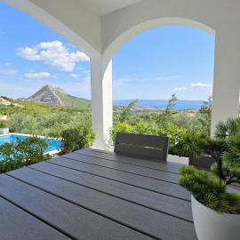 Holiday home MareVista near Split heated pool, viešbutis mieste Kučine