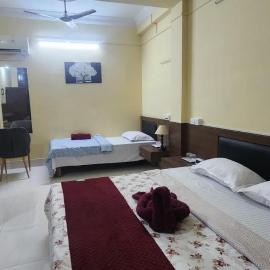 Hotel Roy's, hotell i Shādipur