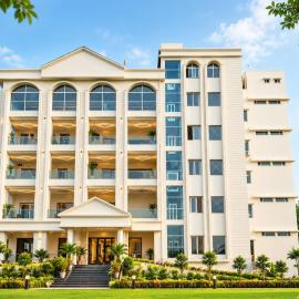 Harsh Pushp Garden, hotel di Raipur