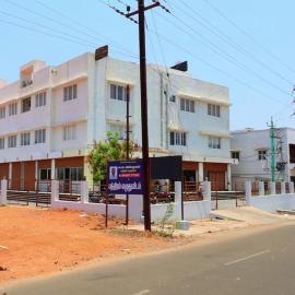 Skvr Grand, hotel v destinácii Theni