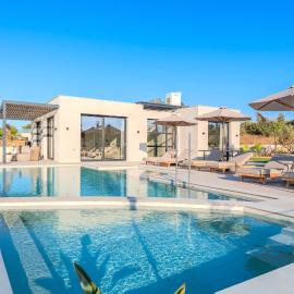 Nysa Luxury villas 3-4-5-6, hotelli kohteessa Heraklion