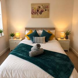 4 Bedroom Stylish Home in Central Derby- FREE PARKING, hotel a Derby