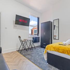 Bright Studio Apartment D with Self Check-In & Smart TV in Ilkeston