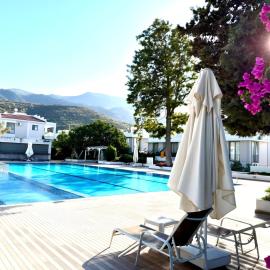 Milos Park Homes Modern 2BR Apartment with Pool Alsancak Girne, hotell sihtkohas Alsancak
