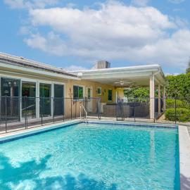 Riviera Beach Vacation Home w/ Pool: Walk to Beach、リビエラ・ビーチのホテル
